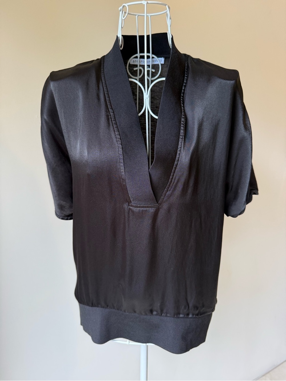 Adolfo Dominguez Black Satin Front Blouse Top XS Short Sleeve V Neck Designer